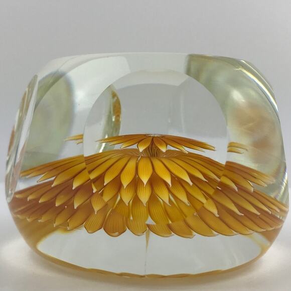 Perthshire 1986G Golden Dahlia Layered Petal Lampwork Flower Faceted Paperweight - Picture 3 of 12